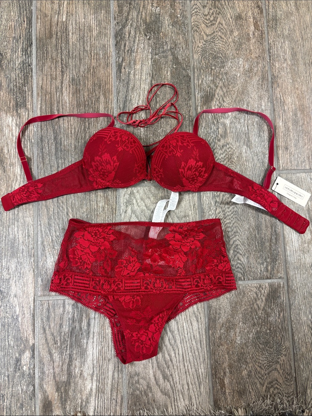 NWT Intimissimi Bra + Panty Set - size small panties + 32B bra